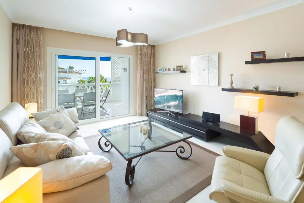 Luxury 5* 3 beds apartment in Playas del Duque, Puerto Banus Marbella