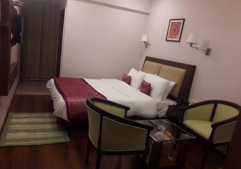 Perfectstayz Premium The Pride at mall road