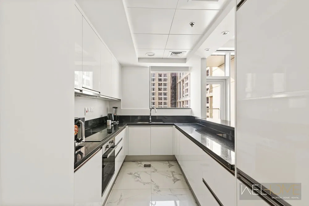 WelHome - 3BR Apt Located Directly on the Dubai Water Canal