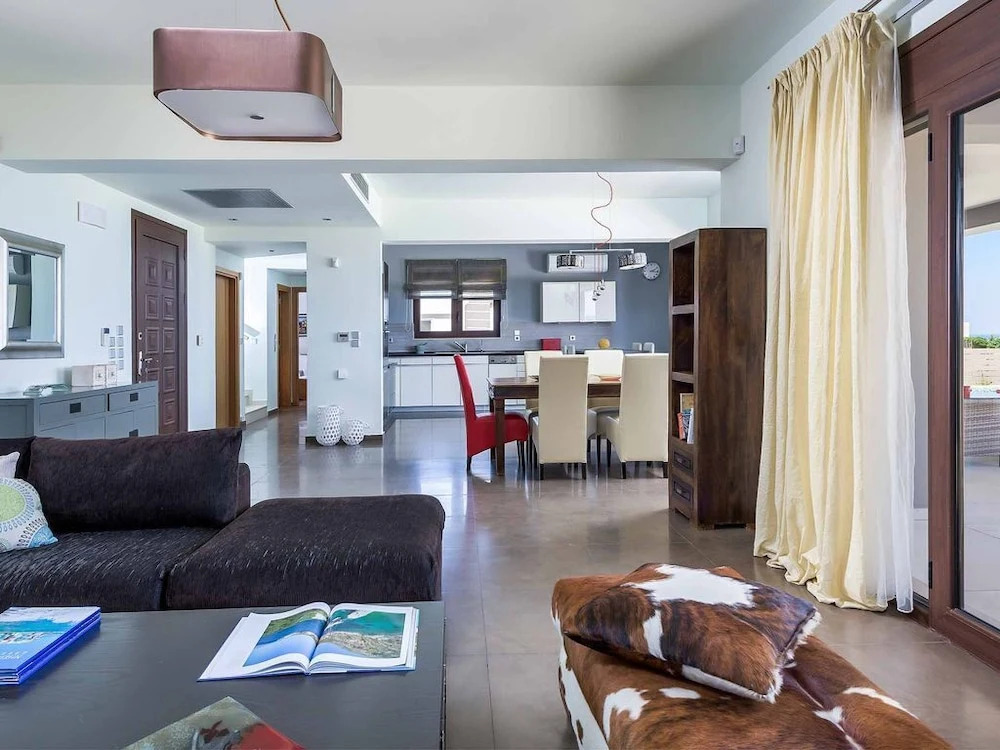 Villa Cerulean - This Villa has a Games Court, Wifi & A/C