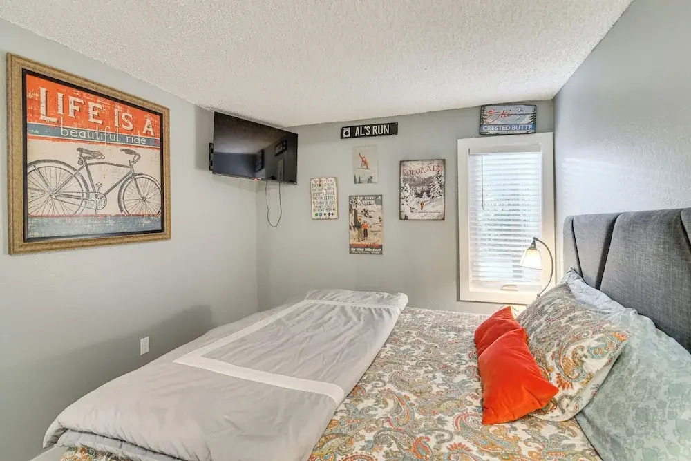1/2 Mi to Peak 8 Superchairs Snow! New Breck Condo