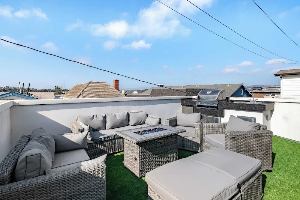 Private Rooftop + Steps to the Beach Chic Design Seaside Style by Avantstay