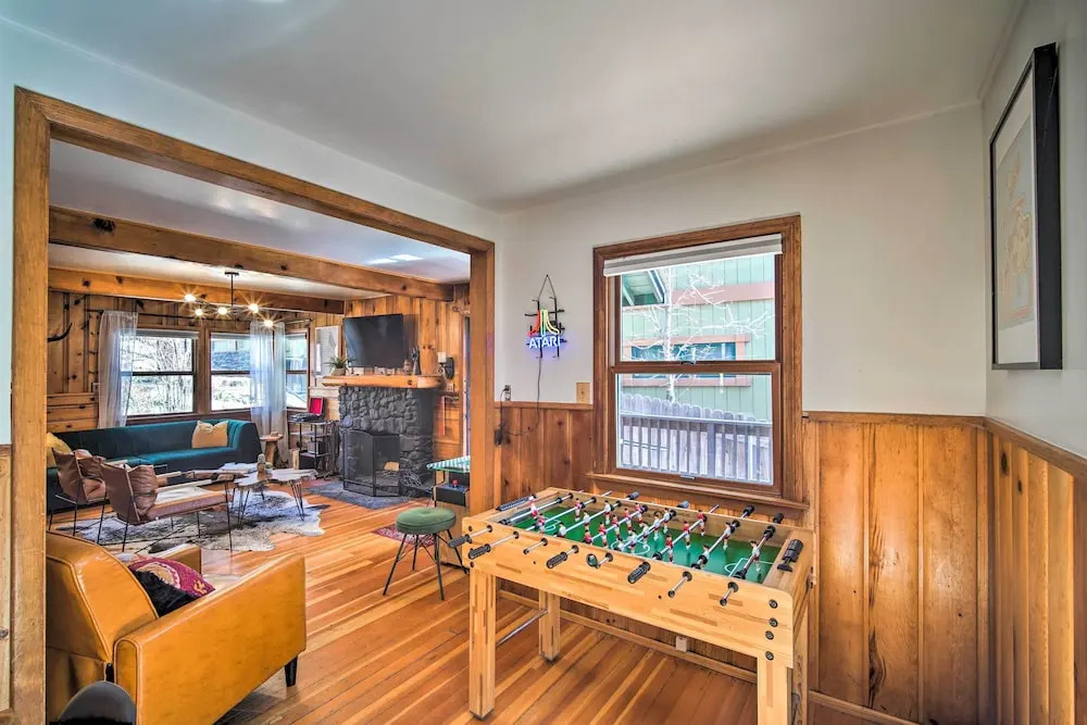 1 Mi to Bear Mountain: Cabin in Big Bear Lake