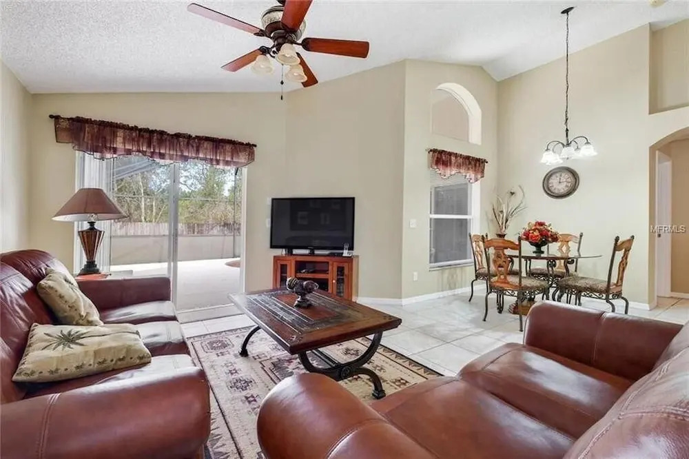 Escape To A 4br, 2ba W/recreation Room 4 Bedroom Villa