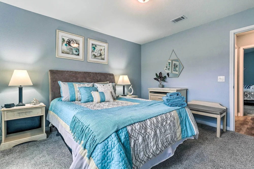 Spacious Navarre Retreat w/ Fenced-In Yard