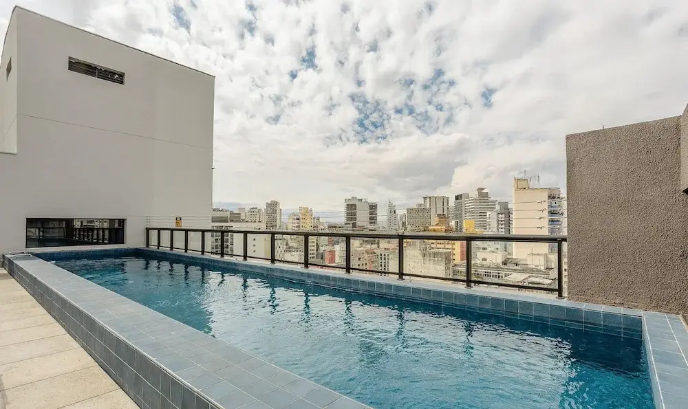 Studio em Cond. c\/ piscina prox. do metrô ENP0607