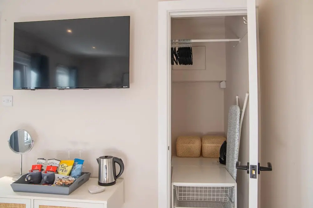Bridgeside Rooms