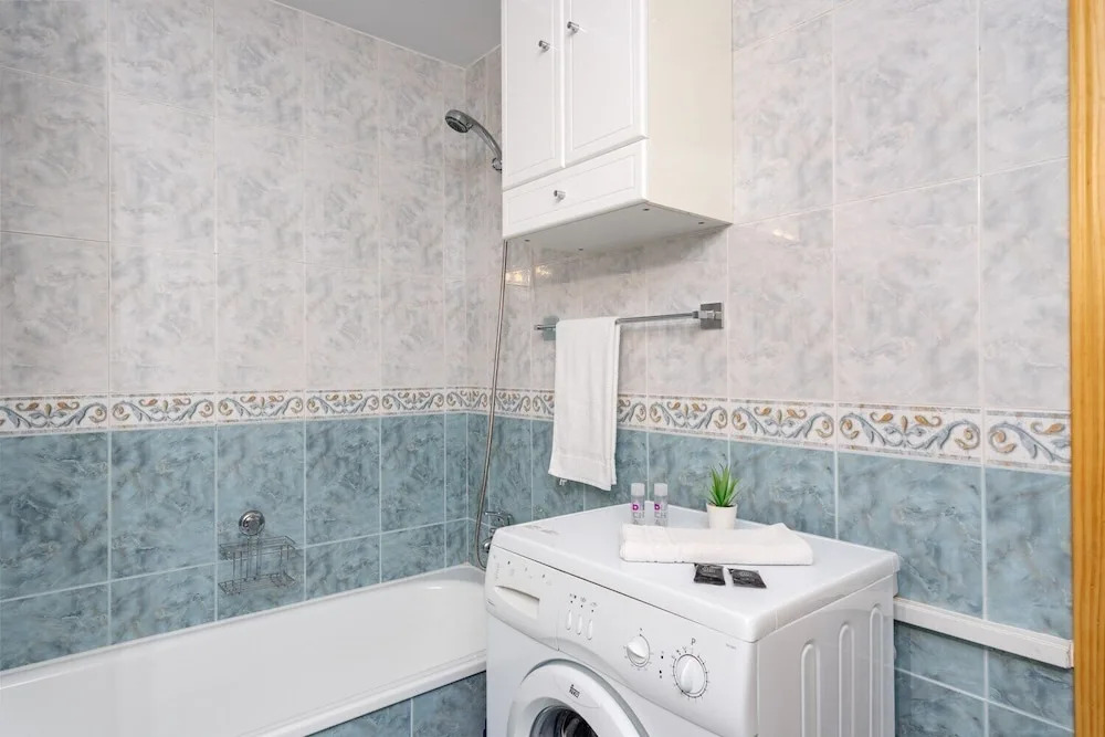 Stunning flat with open pool
