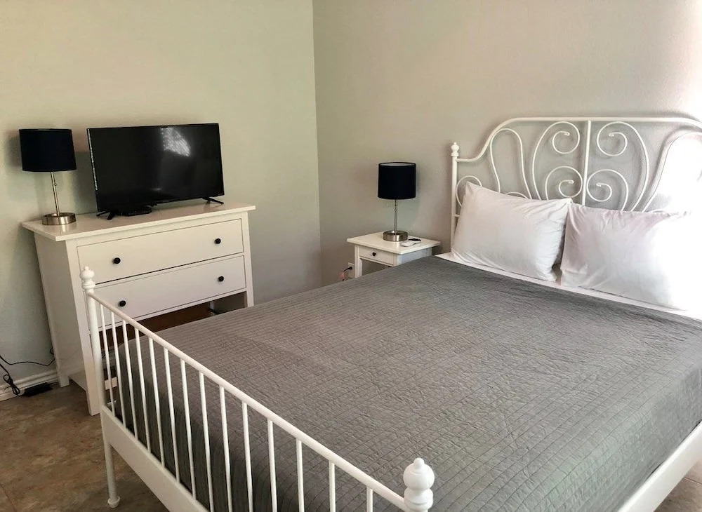 Flamingo Haven 3 Bedrooms 2 Bathrooms Home