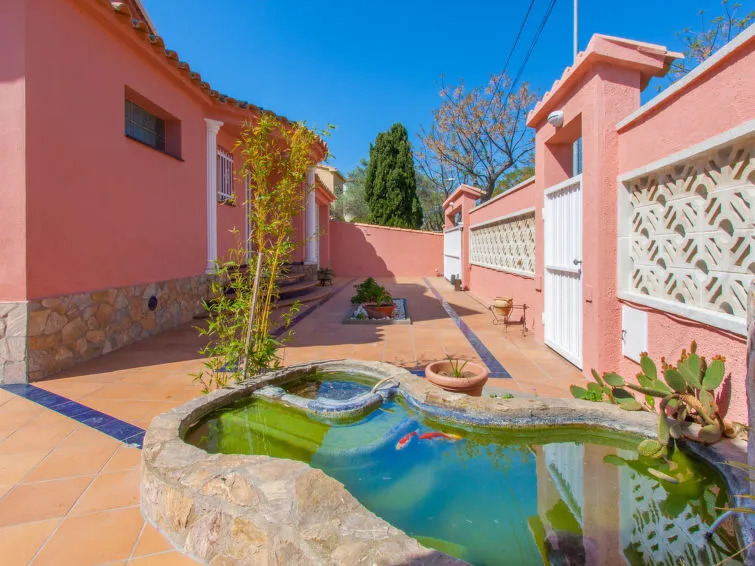 Holiday Home Requesens by Interhome