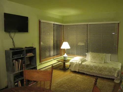 Motel Del Rogue