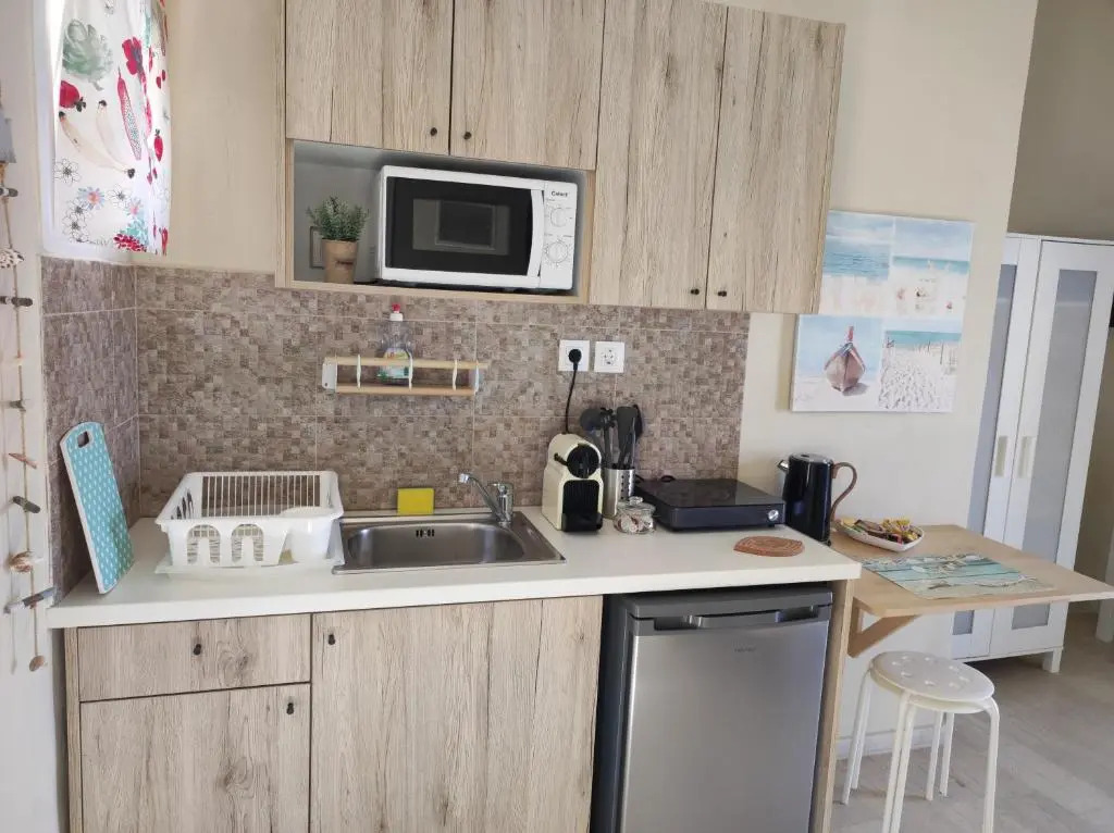 Thalassa Apartments & Studios