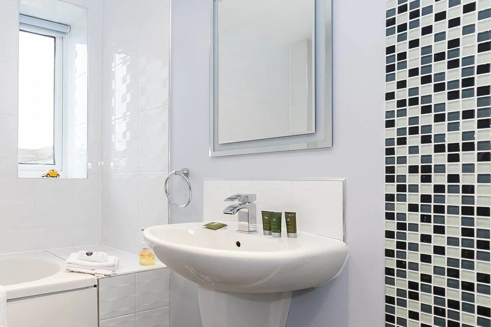 Amazing 2BR Manchester Apartment