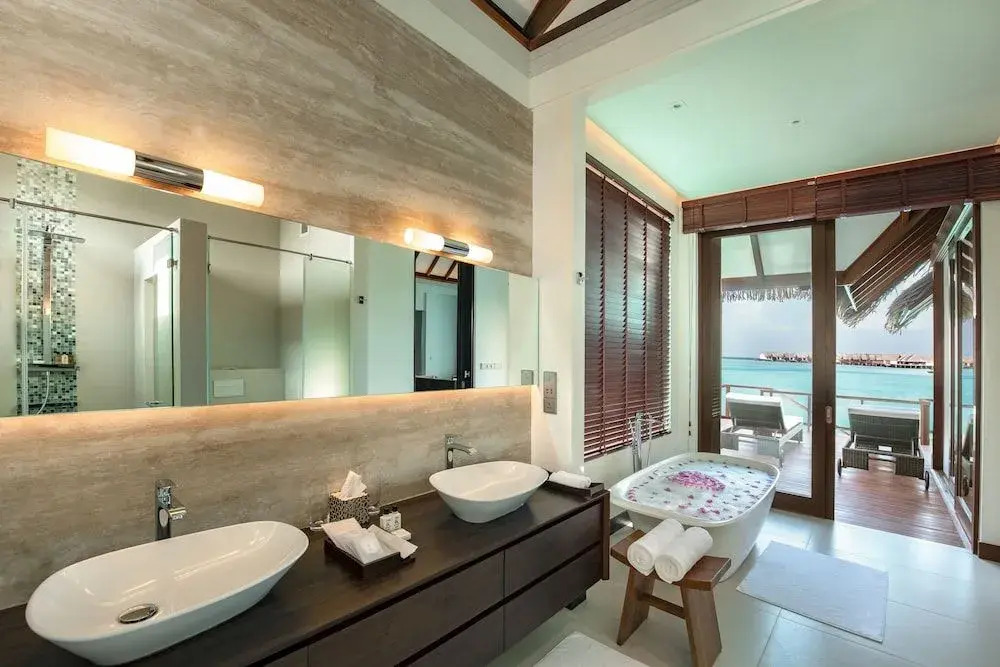 Heritance Aarah Ocean Suites