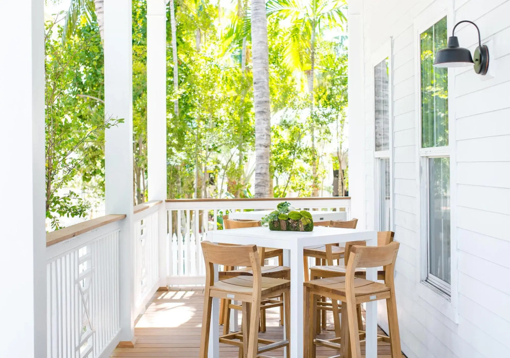 Parrot Key Hotel & Villas