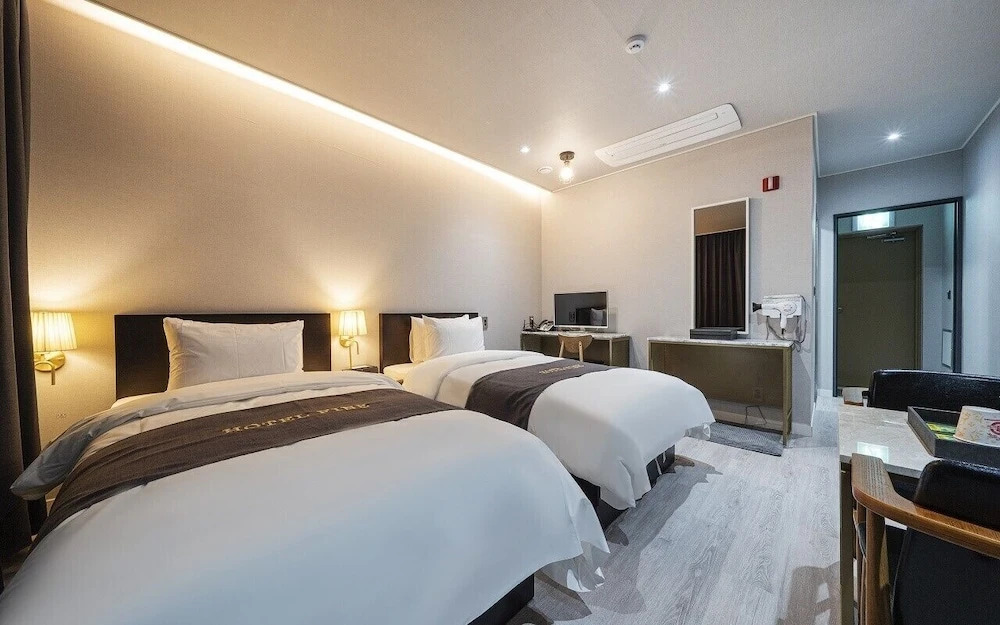 Fine Hotel