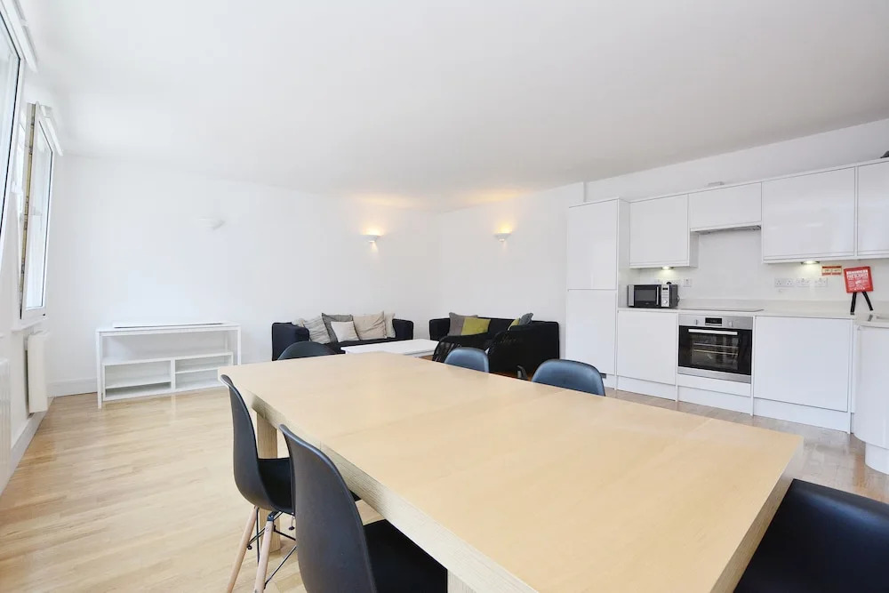 Elegant Oxford Street Apartments