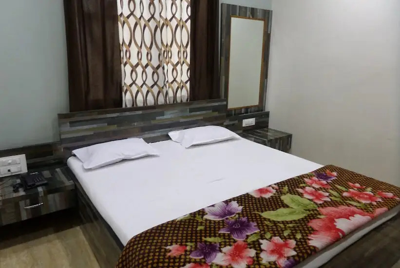 Dwarka Lodge