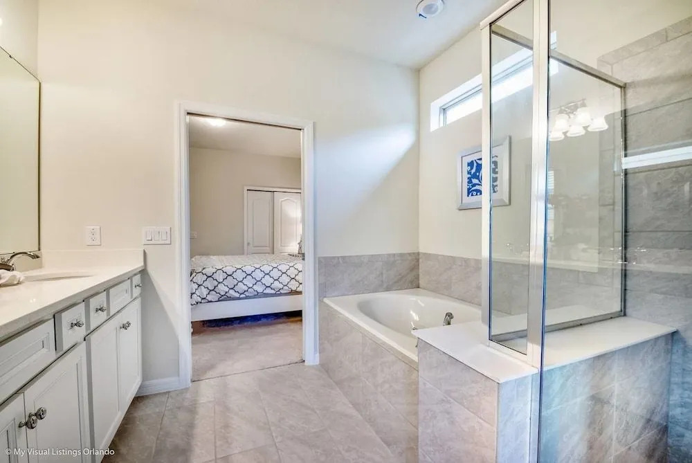 Stylish and Stunning 5BD Pool Home in Solterra - #5st452
