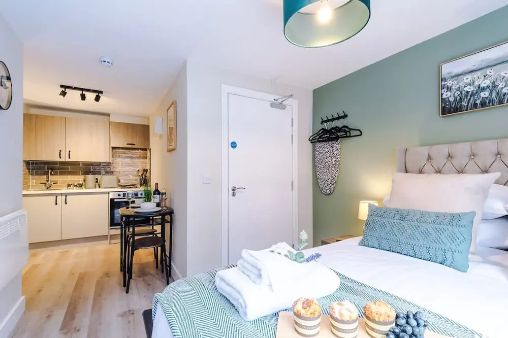 NEW Stunning Studio in the City-centre Sleeps 2