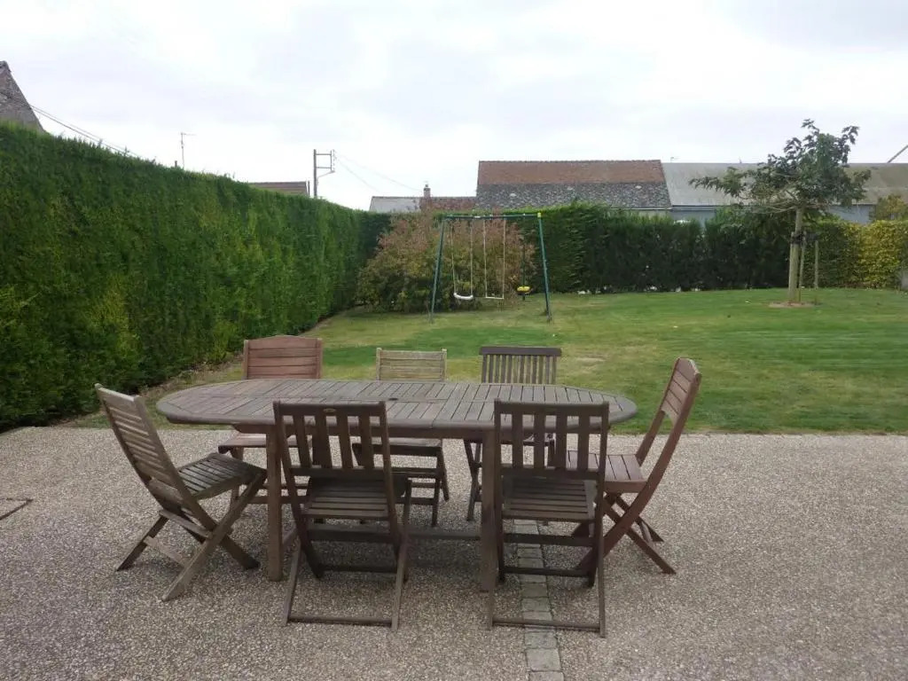 Gîte La Chapelle-Saint-Martin-en-Plaine, 4 pièces, 7 personnes - FR-1-491-55