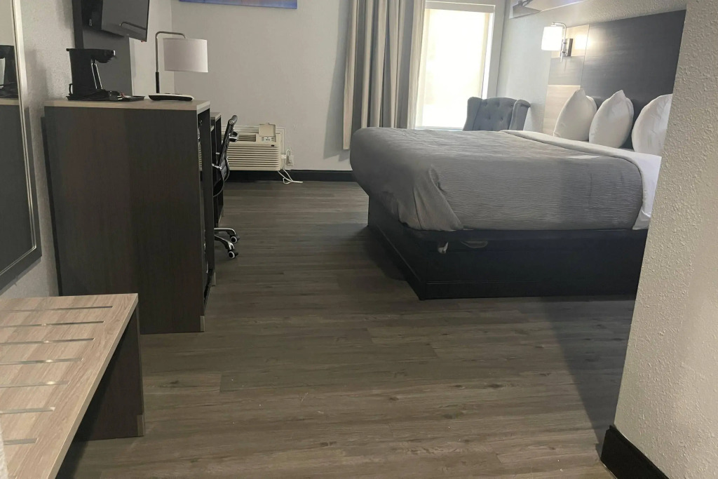 Quality Suites Abilene Mall Area