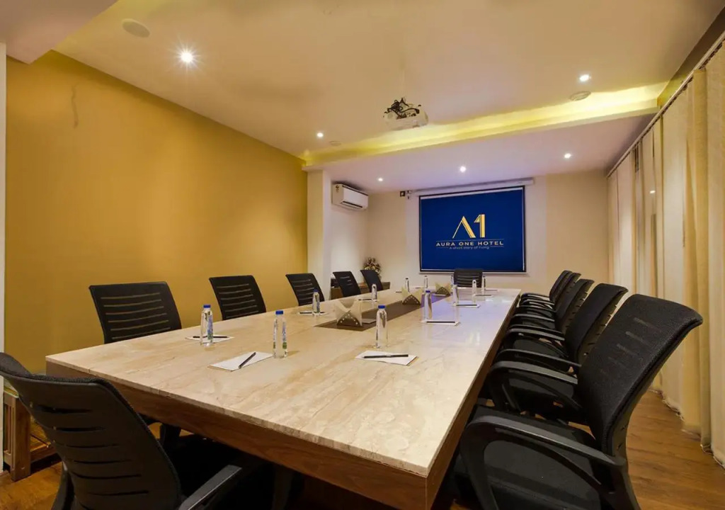 Aura One Hotel