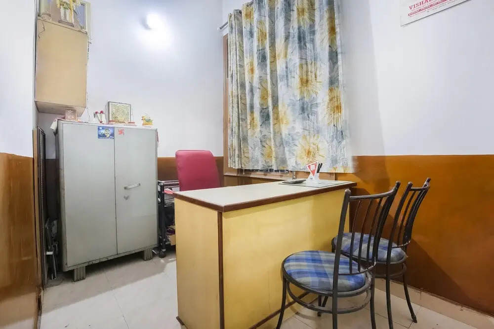 Canadian Guest House by OYO Rooms