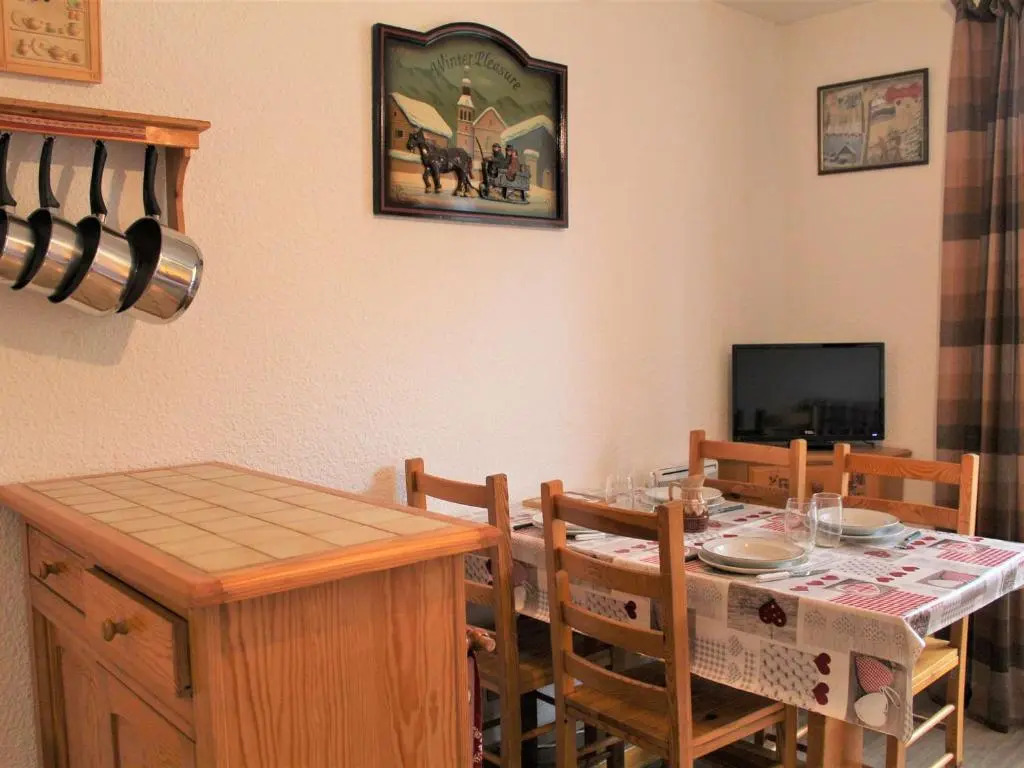 Appartement Vars, 1 pièce, 4 personnes - FR-1-330B-140