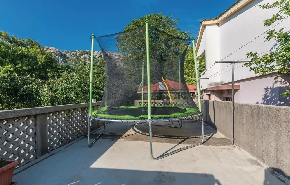 Stunning Home in Bascanska Draga With Wifi and 6 Bedrooms