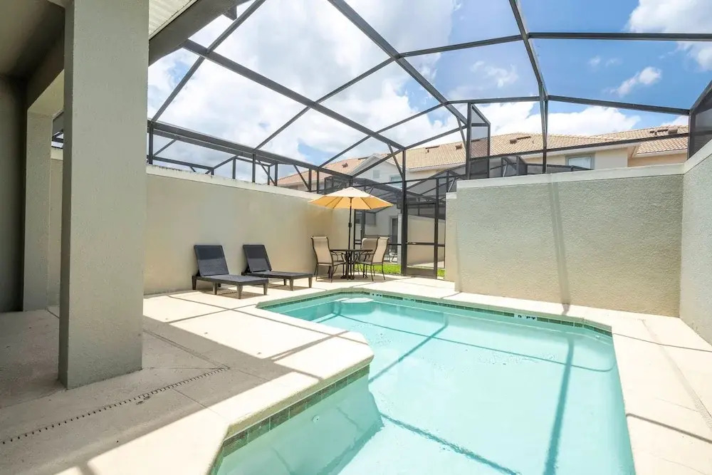 Beautiful 4 BR Close to Disney