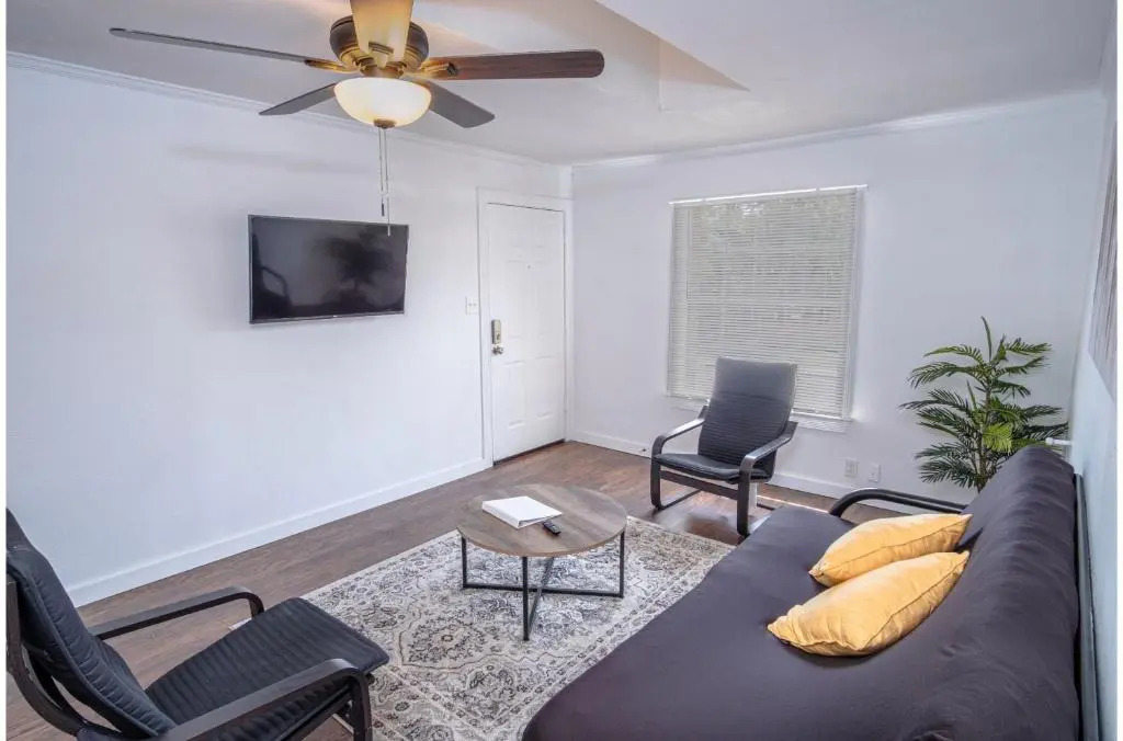 Tranquil Getaway 3br/2ba Near Downtown