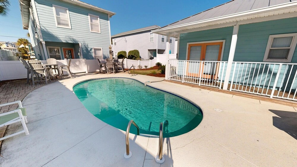 Toes In The Sand 4 Bedroom Home
