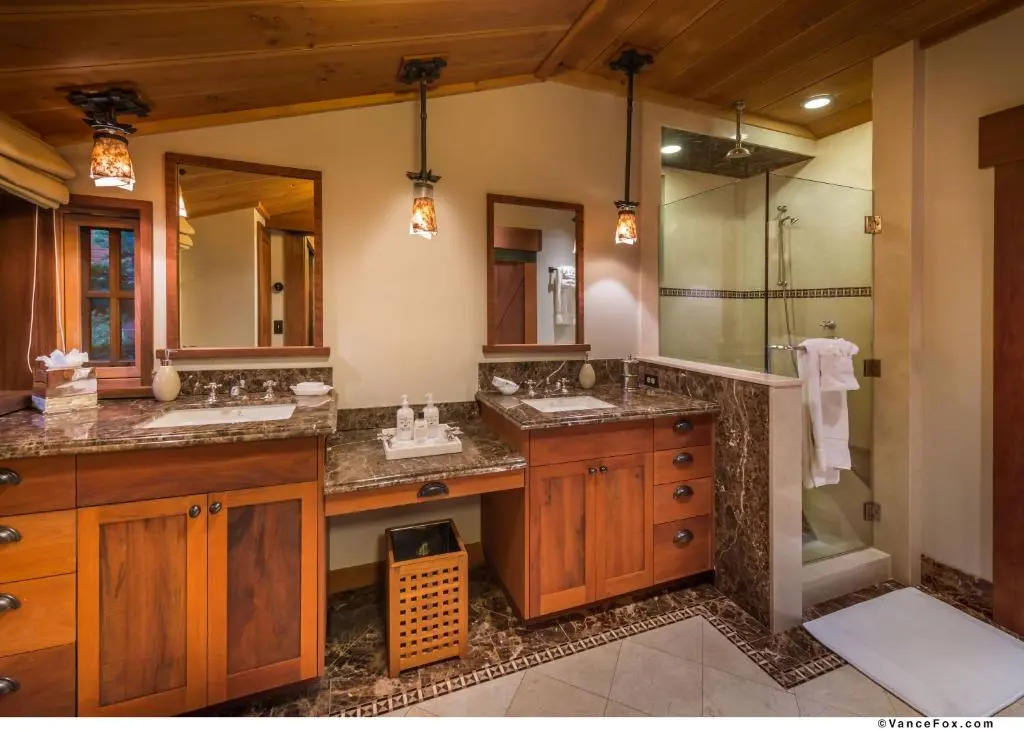 Stunning Big Springs Residence with Private Hot Tub! - Gray Wolf Northstar