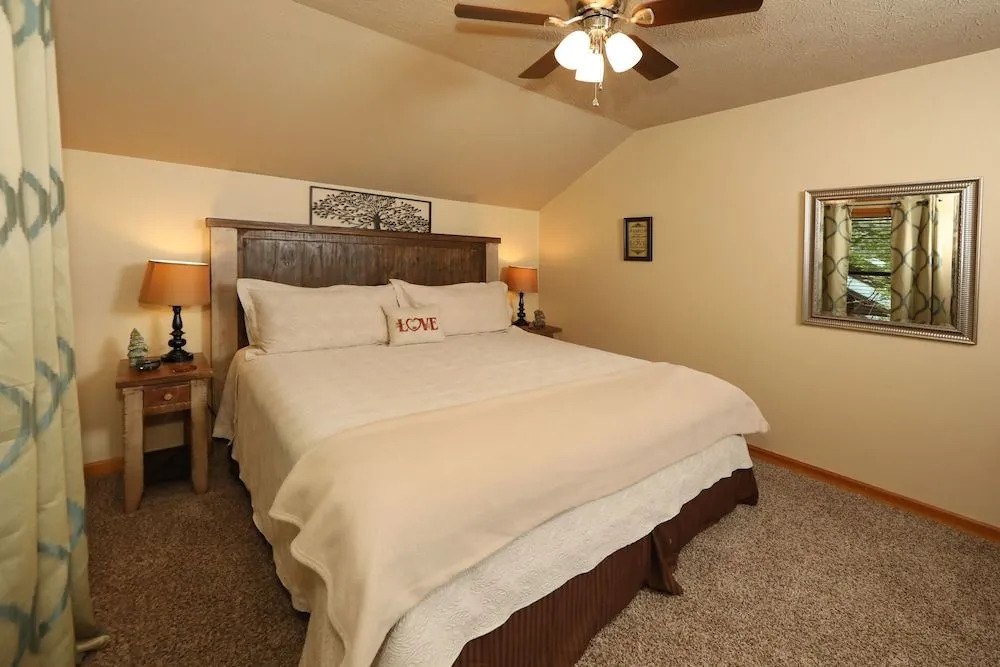 529 Reba Cabin