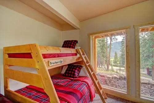 Grand Moose Lodge Home