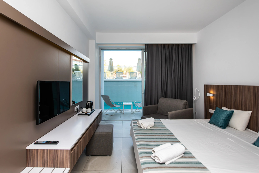 Eleana Hotel