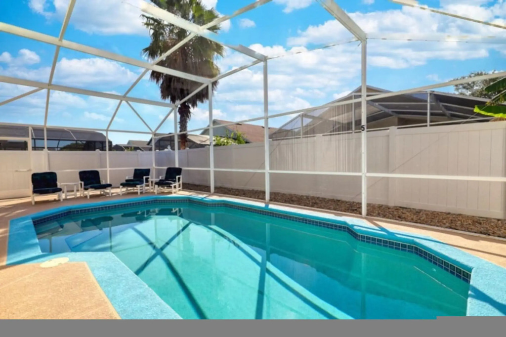 Vacation Home Base with Private Pool Near Disney, Kissimmee