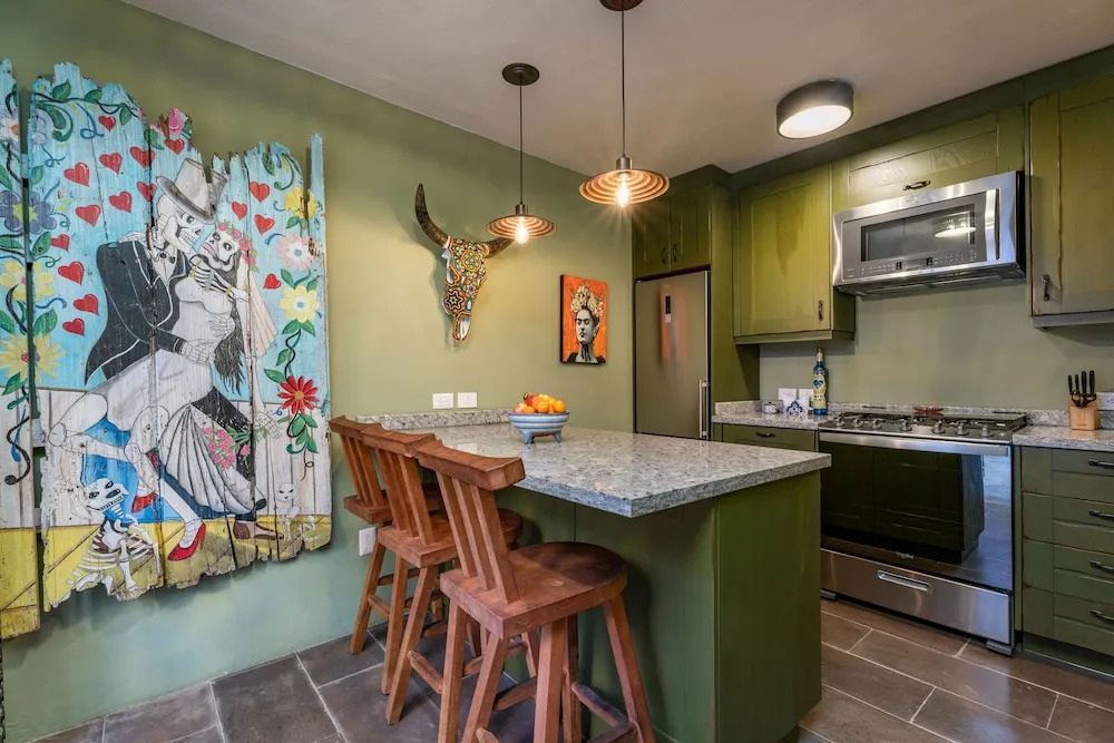 Casa Esperanza, 2BR Designer Charm + Rooftop Views