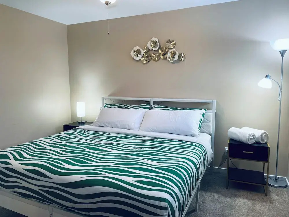 Shibly's Retreat 2 Close to West Edmonton Mall