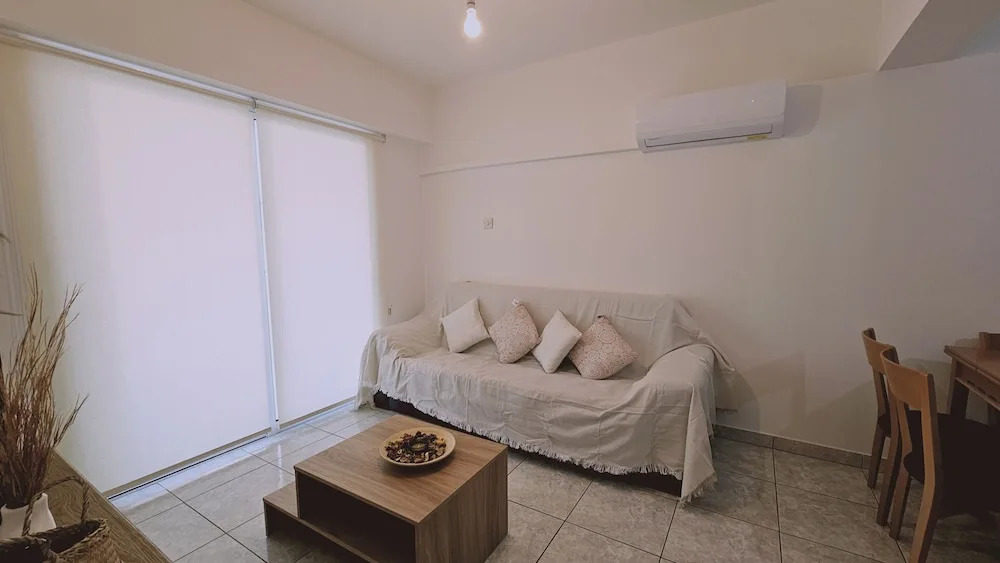 141 LCA - Stay Miracle Apartment