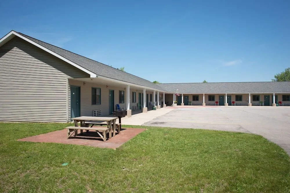 The Kingsley Suites