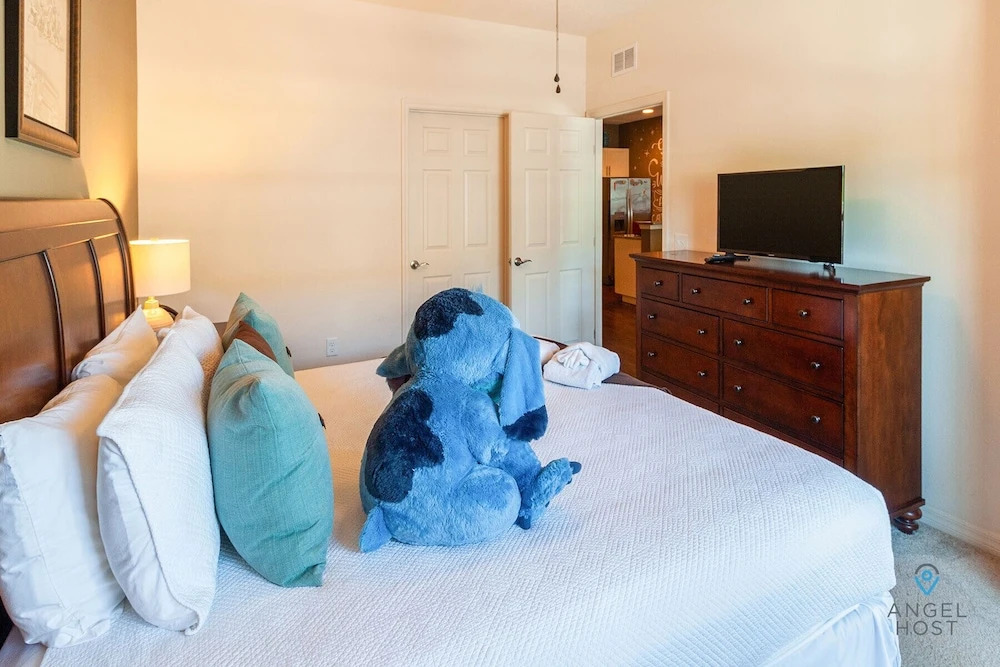 Unique Inspiration-themed Townhome Near Disney!