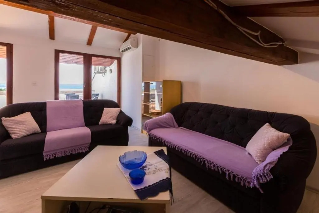 Apartment in Selce 39197