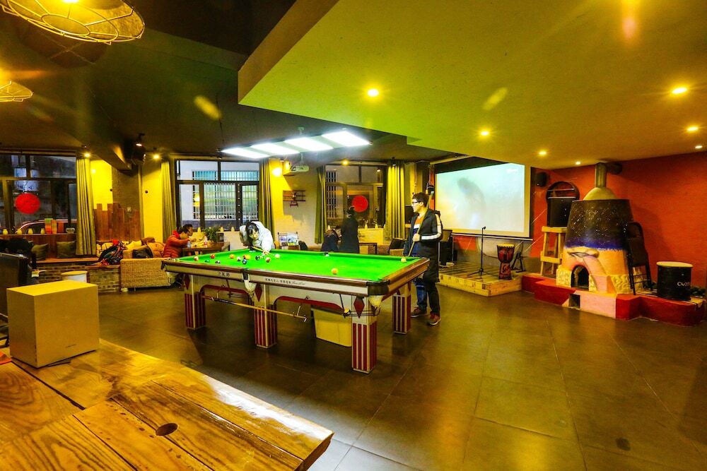 Comma Travel International Youth Hotel