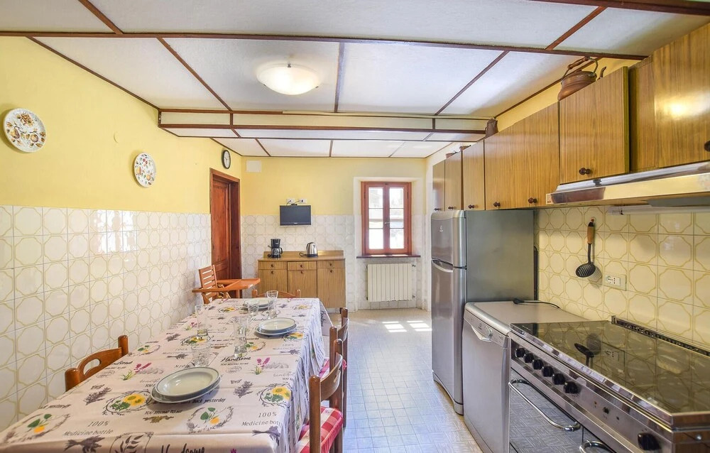 Awesome Home In Capezzano Pianore