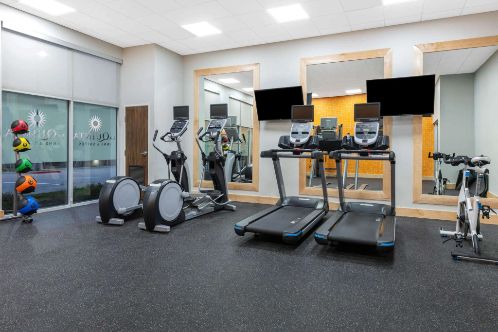 La Quinta Inn & Suites by Wyndham Lewisville