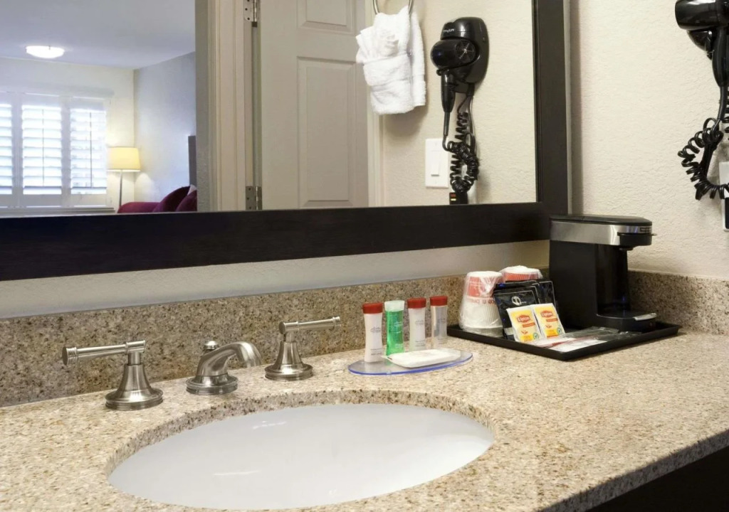 Infinity Inn & Suites