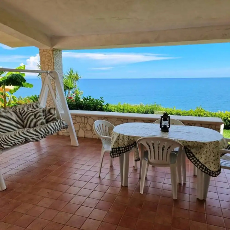 Villa Daniela con Piscina Privata e Discesa a Mare tra Catania e Siracusa
