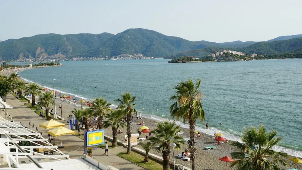 Aquila Beach Hotel